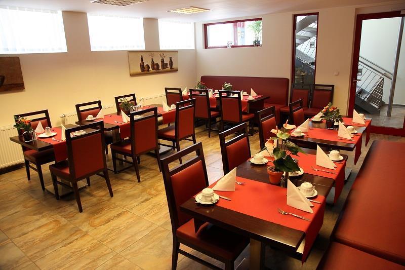 Hotel Am Charlottenplatz Esslingen am Neckar Restaurant photo